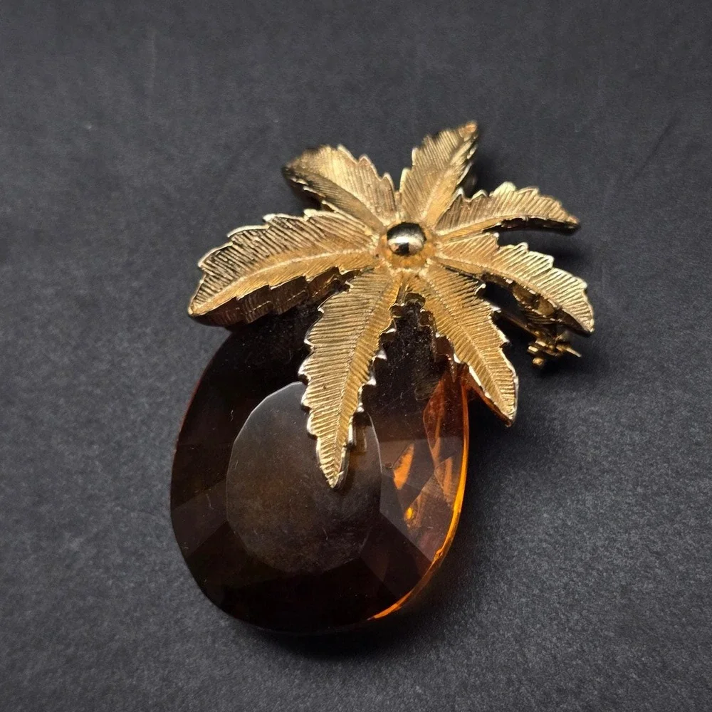 Sarah Coventry Autumn Haze Brooch Pineapple Amber Glass Gold Tone Leaf Vintage
